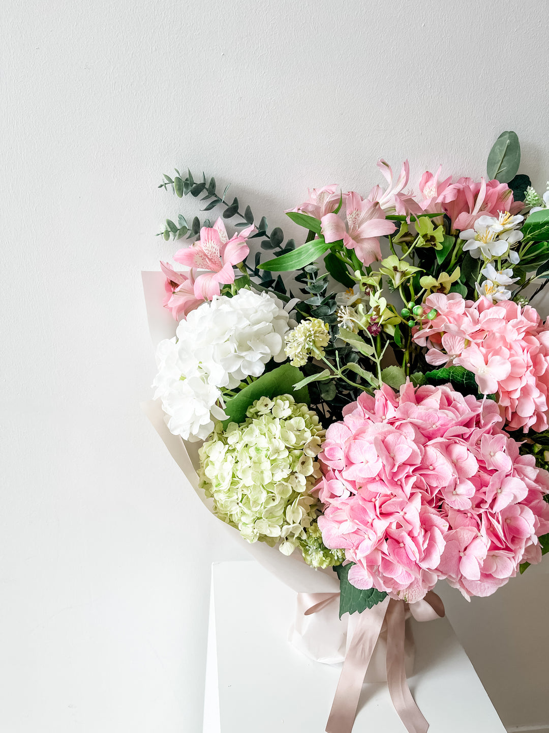 Hydrangeas En Masse (Fresh)