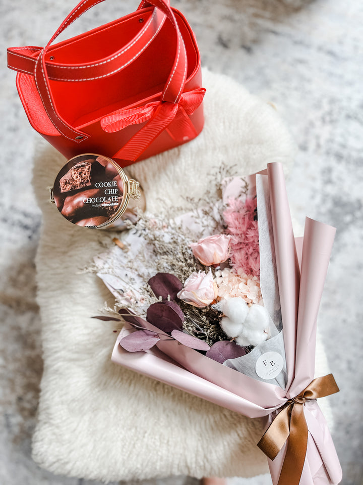 Touch her heart (Awfully Chocolate Gift Set & Bouquet)- Limited Quantity